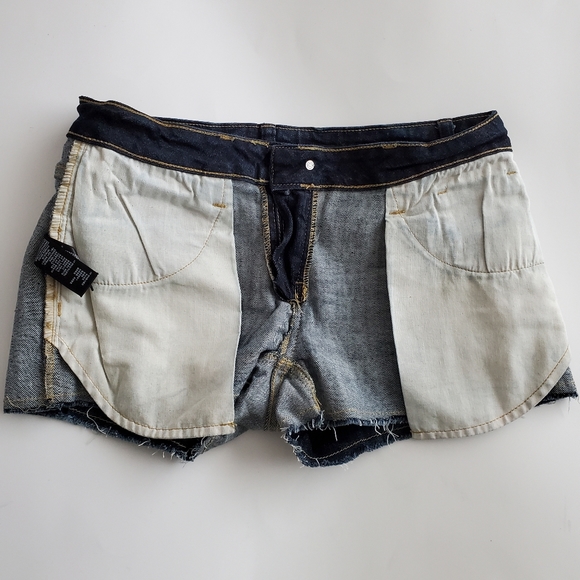 Forever 21 Dark Washed Distressed Denim Shorts, 28 - Picture 5 of 6